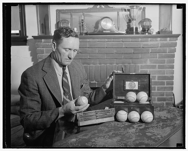 Jimmie Foxx and Al Simmons sign autographs - Baseball Egg